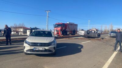 Kahramanmaraş’ın Nurhak ilçesinde iki otomobilin çarpışması sonucu meydana gelen kazada