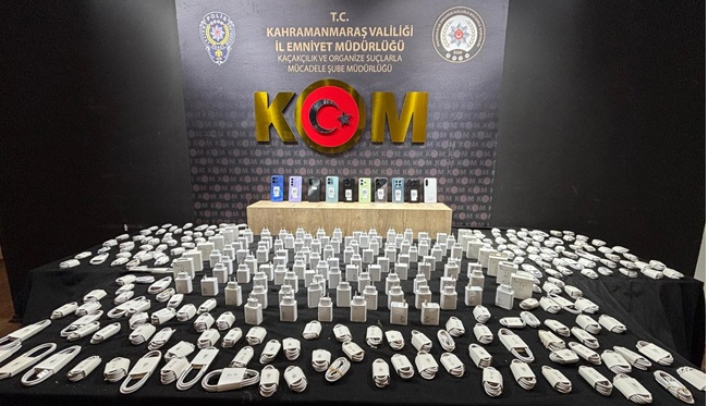 Kahramanmaraş’ta Kaçakçılık Operasyonu: Çok Sayıda Kaçak Ürün Ele Geçirildi Kahramanmaraş’ta