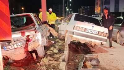 Kahramanmaraş’ın Elbistan ilçesinde iki otomobilin karıştığı trafik kazasında, biri yaya