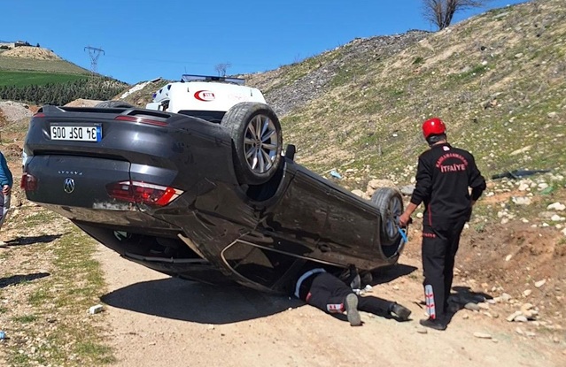 Kahramanmaraş’ta Otomobil Uçuruma Yuvarlandı: 1 Yaralı Kahramanmaraş’ta otomobilin uçuruma yuvarlanması