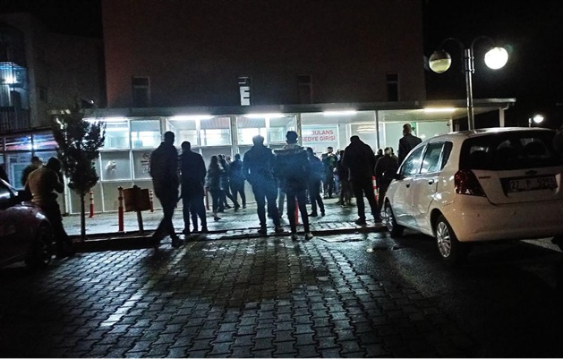 Kahramanmaraş’ın Onikişubat ilçesinde meydana gelen olayda, bir kişi tartıştığı eşini