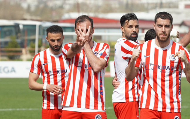 TFF 2. Lig Kırmızı Grup’ta Play-Off mücadelesi veren temsilcimiz, kötü