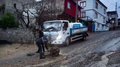 Büyükşehir Belediyesi ve KASKİ ekipleri, şehir merkezi ve ilçelerde etkili