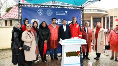 2 Nisan Dünya Otizm Farkındalık Günü kapsamında düzenlenen yürüyüşte birlik