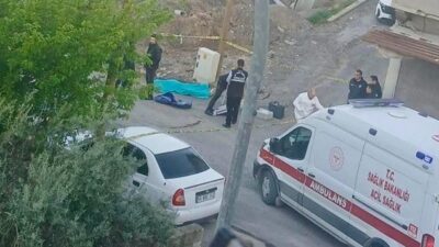 Kahramanmaraş’ın Onikişubat ilçesinde iki kişi arasında çıkan tartışma, silahlı kavgaya