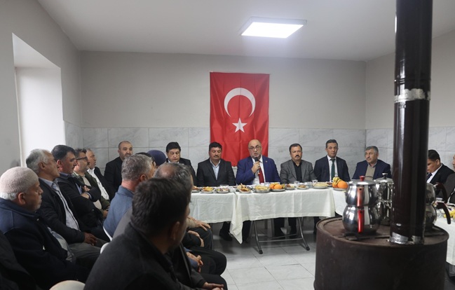 Başkan Mehmet Akpınar, vatandaşların talep ve önerilerini yerinde dinledi.