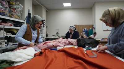 Büyükşehir Belediyesinin Meslek Edindirme Kursları’nda (KAMEK) bahar dönemi başladı. 26