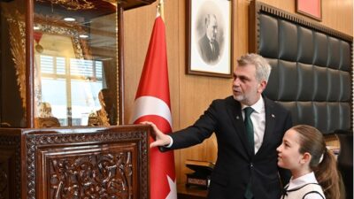 23 Nisan Ulusal Egemenlik ve Çocuk Bayramı’nda Büyükşehir Belediye Başkanı