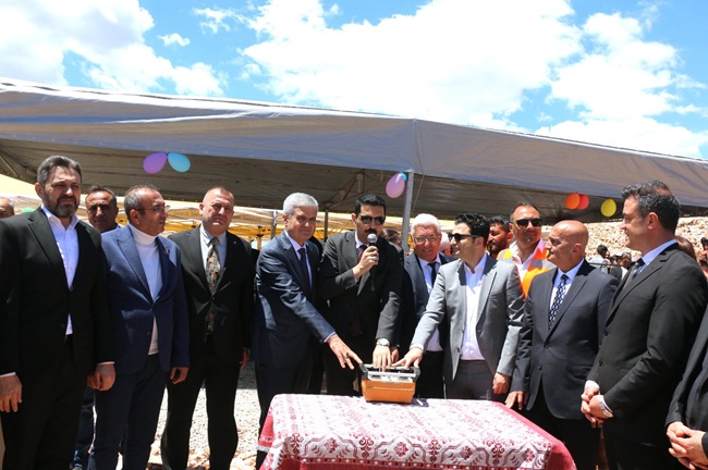 Kahramanmaraş’ın Pazarcık ilçesine bağlı Tilkiler Mahallesi’nde, hayırsever iş insanı Ali
