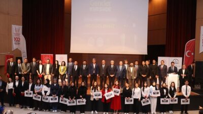 GENÇLER KÜRSÜDE PROJESİ İL FİNALİ YOĞUN KATILIMLA GERÇEKLEŞTİRİLDİ Dulkadiroğlu Belediyesi,