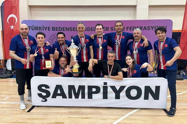 Oturarak Voleybol Süper Ligi’nde oynanan final karşılaşması büyük heyecana sahne