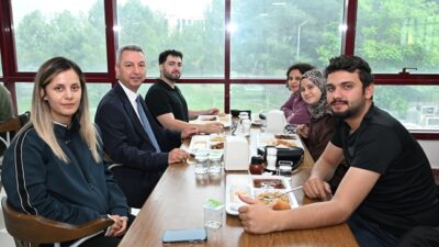 KSÜ Rektörü Prof. Dr. İbrahim Taner Okumuş Öğrencilerle Yemekte Buluştu