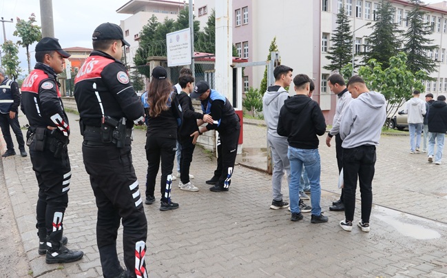 Okul Çevrelerinde Sıkı Kontrol: Servisler,