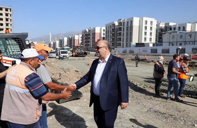 BAŞKAN AKPINAR DOĞUKENT MAHALLESİNDE DEVAM EDEN ÇALIŞMALARI YERİNDE İNCELEDİ Dulkadiroğlu