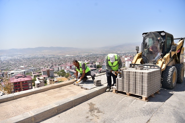 BALLICA MAHALLESİ’NDE KİLİT PARKE KALDIRIM VE MERDİVEN ÇALIŞMALARI TAMAMLANDI Dulkadiroğlu