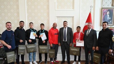 Türkoğlu Belediye Başkanı Mehmet Karaca, Antalya ve Bursa’da düzenlenen şampiyonalarda