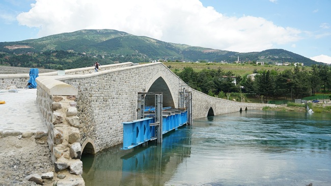 Asırlık Miras Yeniden Ayağa Kalkıyor; Ceyhan Köprüsü’nde Restorasyonda Sona Gelindi