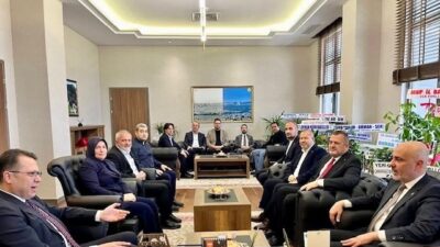 AK Parti Kahramanmaraş İl Başkanı M. Burak Gül ve beraberindeki