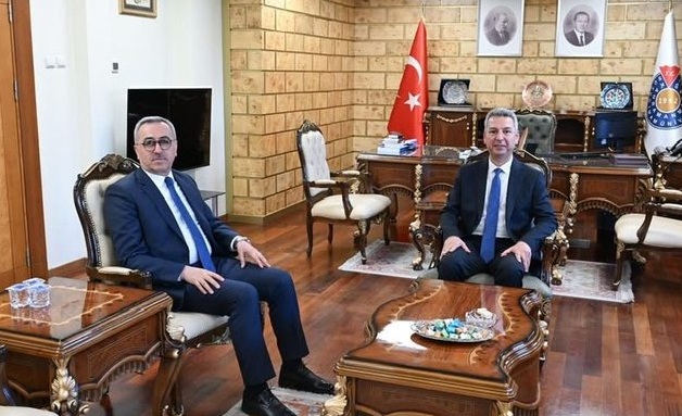Hayrettin Güngör, Kahramanmaraş Sütçü İmam Üniversitesi Rektörü İbrahim Taner Okumuş’u
