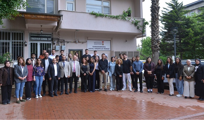 Büyükşehir Belediyesi öncülüğünde düzenlenen Sosyal Etki Maratonu’nda gençler; teknoloji, eğitim,