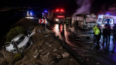Kahramanmaraş’ta İşçi Servisi ile Otomobil Çarpıştı: 8 Yaralı Kahramanmaraş’ın Türkoğlu
