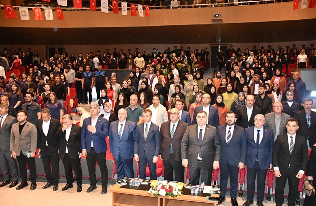 Dulkadiroğlu Belediyesi tarafından düzenlenen “Gençler
