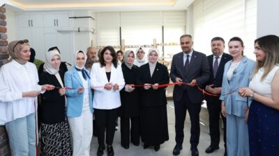 Onikişubat Belediyesi Kadın Emeği Seramik Atölyesi’nin eserleri görücüye çıktı Onikişubat