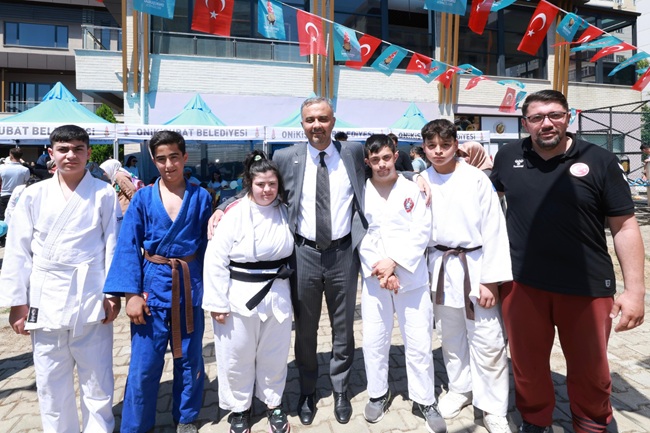 Onikişubat Belediyesi bünyesinde faaliyetlerini sürdüren Hamidiye-Bekir Topçuoğlu Özel Eğitim ve