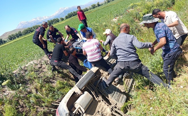 Kahramanmaraş’ta Otomobil Sulama Kanalına Uçtu: 4 Yaralı Kahramanmaraş’ın Elbistan ilçesinde