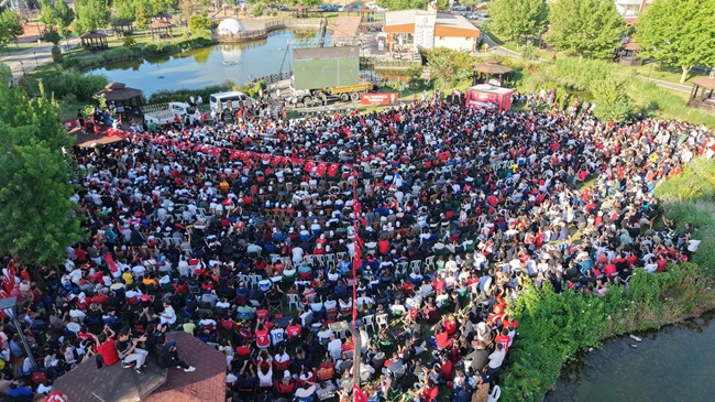 Milli Heyecan Dev Ekranda Yaşandı; Dünya Kupası Coşkusu Millet Bahçesine