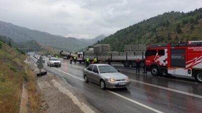 Kahramanmaraş-Göksun karayolu Arslanbey Mahallesi mevkiinde meydana gelen trafik kazasında iki
