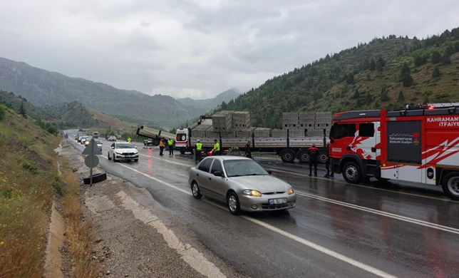 Kahramanmaraş-Göksun karayolu Arslanbey Mahallesi mevkiinde meydana gelen trafik kazasında iki