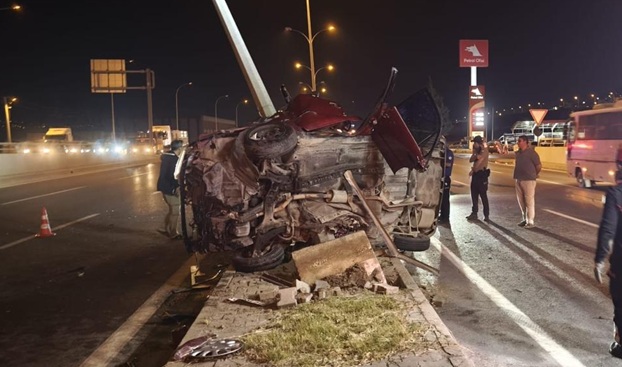 Kahramanmaraş’ta Feci Kaza: Otomobil Direğe