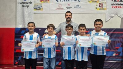 Kahramanmaraş’ta düzenlenen Cahit Zarifoğlu Akıl ve Zeka Oyunları İl Ligi’nde