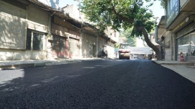 Büyükşehir Belediyesi, Dulkadiroğlu Menderes Mahallesi’nde sıcak asfalt mesaisinde sona geldi.