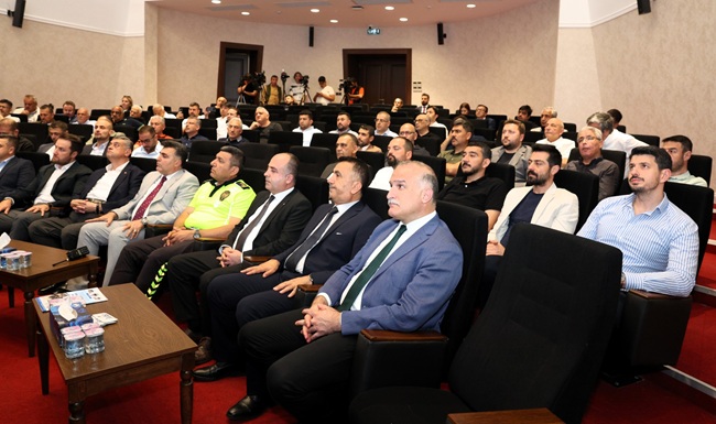 Kahramanmaraş Ticaret ve Sanayi Odası’nın (KMTSO) 34. Meclis Toplantısı’nda konuşan