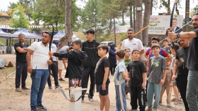 Büyükşehir Belediyesi, Andırın Çınar Geçidi’nde düzenlediği baba-oğul kampıyla ailelere doğayla