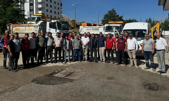 Hizmet-İş Sendikası Kahramanmaraş Şube Başkanı Mehmet Akif Dağ ve yönetim