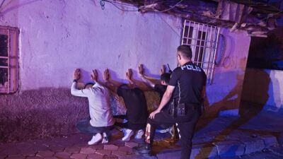 Kahramanmaraş’ın Onikişubat ilçesine bağlı Akçakoyunlu Mahallesi 13. Sokak’ta Yunus polis