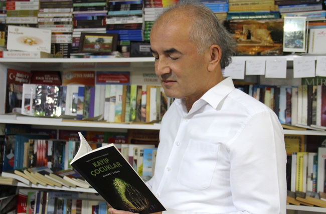 Gazeteci-yazar ve fotoğraf sanatçısı Mehmet Gören’in yeni romanı “Kayıp Çocuklar”,