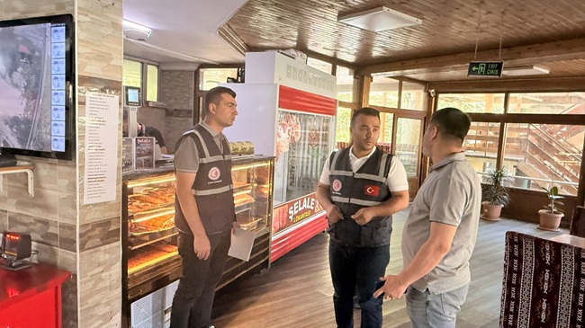 Çağlayancerit’te İşletmelere Kapsamlı Denetim: Fiyat Etiketi, Hijyen ve Gıda Güvenliği