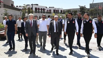 Vali Ünlüer ve Başkan Görgel, Trabzon Caddesi ile Demirciler Çarşısı’nda
