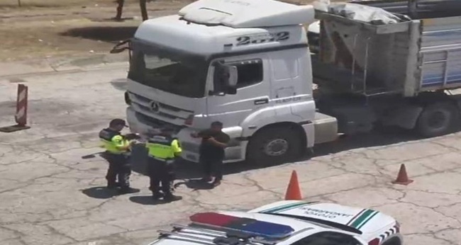 Kahramanmaraş İl Jandarma Komutanlığı, trafik güvenliğini artırmak ve olası kazaların