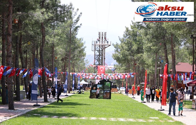Kahramanmaraş’ın Dulkadiroğlu ilçesinde hizmete açılan Heyecan Bahçesi, kısa sürede gençlerin