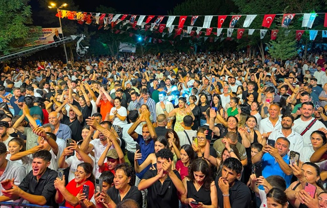 Pazarcık Belediyesi’nin bu yıl üçüncüsünü düzenlediği Birlik ve Dayanışma Konseri,