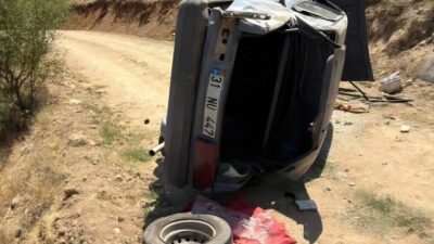 Kahramanmaraş’ın Çağlayancerit ilçesinde kontrolden çıkan otomobilin kazaya karışması sonucu 3