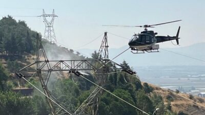 Kahramanmaraş’ın Onikişubat ilçesi Tekerek Mahallesi’nde yüksek gerilim hatlarının bakım ve