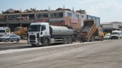 Büyükşehir Belediyesi, Yeni Sanayi Sitesi’nde asfalt mesaisini kararlılıkla sürdürüyor. Ekipler,