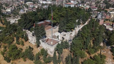 Şehrin geçmişten günümüze uzanan köklü tarihinin önemli tanıkları arasında yer