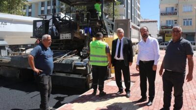 Pazarcık Belediyesi tarafından ilçe genelinde sürdürülen sıcak asfalt çalışmaları, Belediye